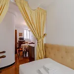 Guesthost - Sole & Mare Apartman