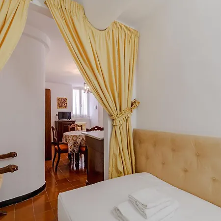Guesthost - Sole & Mare Apartamento